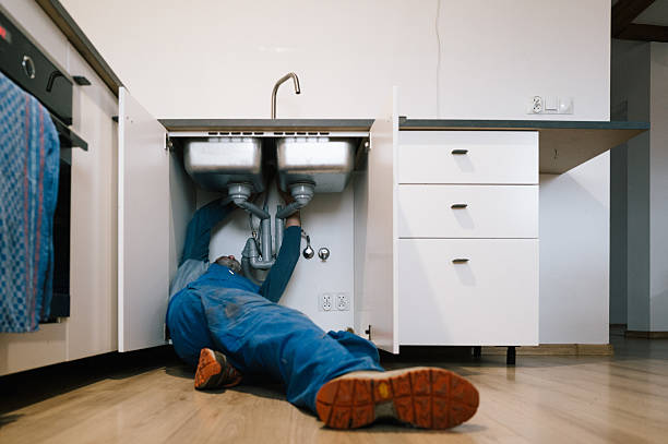 Professional Leak Detection technician working in Big Wells, TX